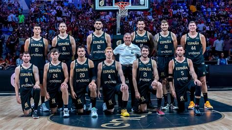 a que hora juega españa baloncesto